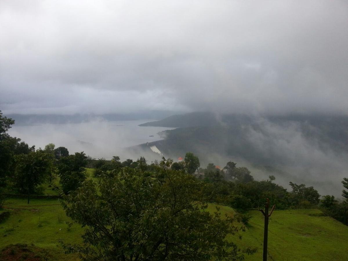 Koyna Lake Resort Koynanagar Bagian luar foto