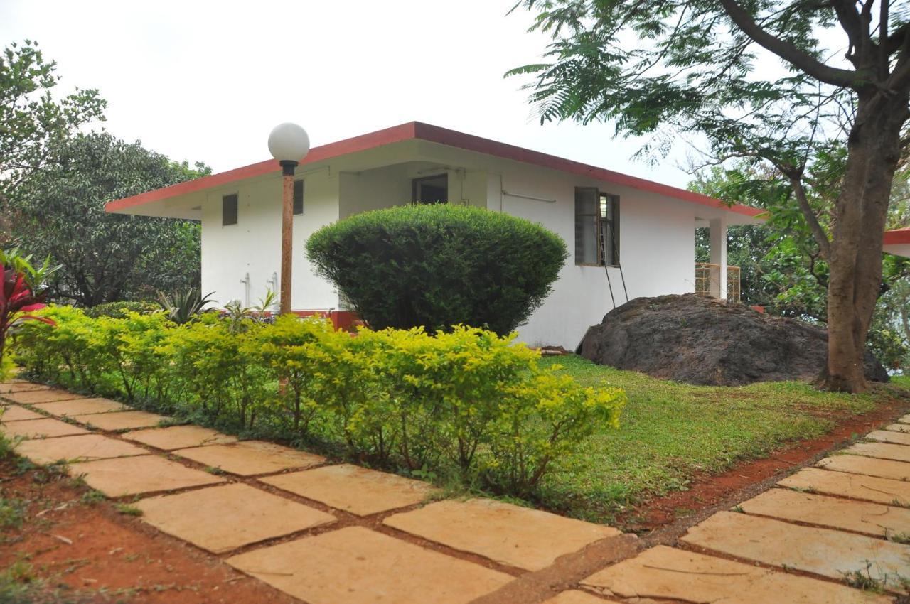 Koyna Lake Resort Koynanagar Bagian luar foto