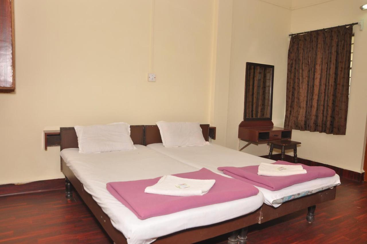 Koyna Lake Resort Koynanagar Bagian luar foto