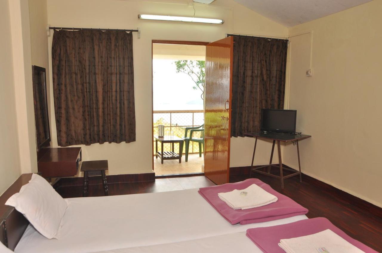 Koyna Lake Resort Koynanagar Bagian luar foto