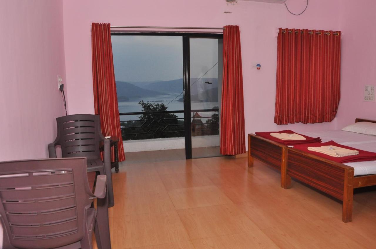 Koyna Lake Resort Koynanagar Bagian luar foto
